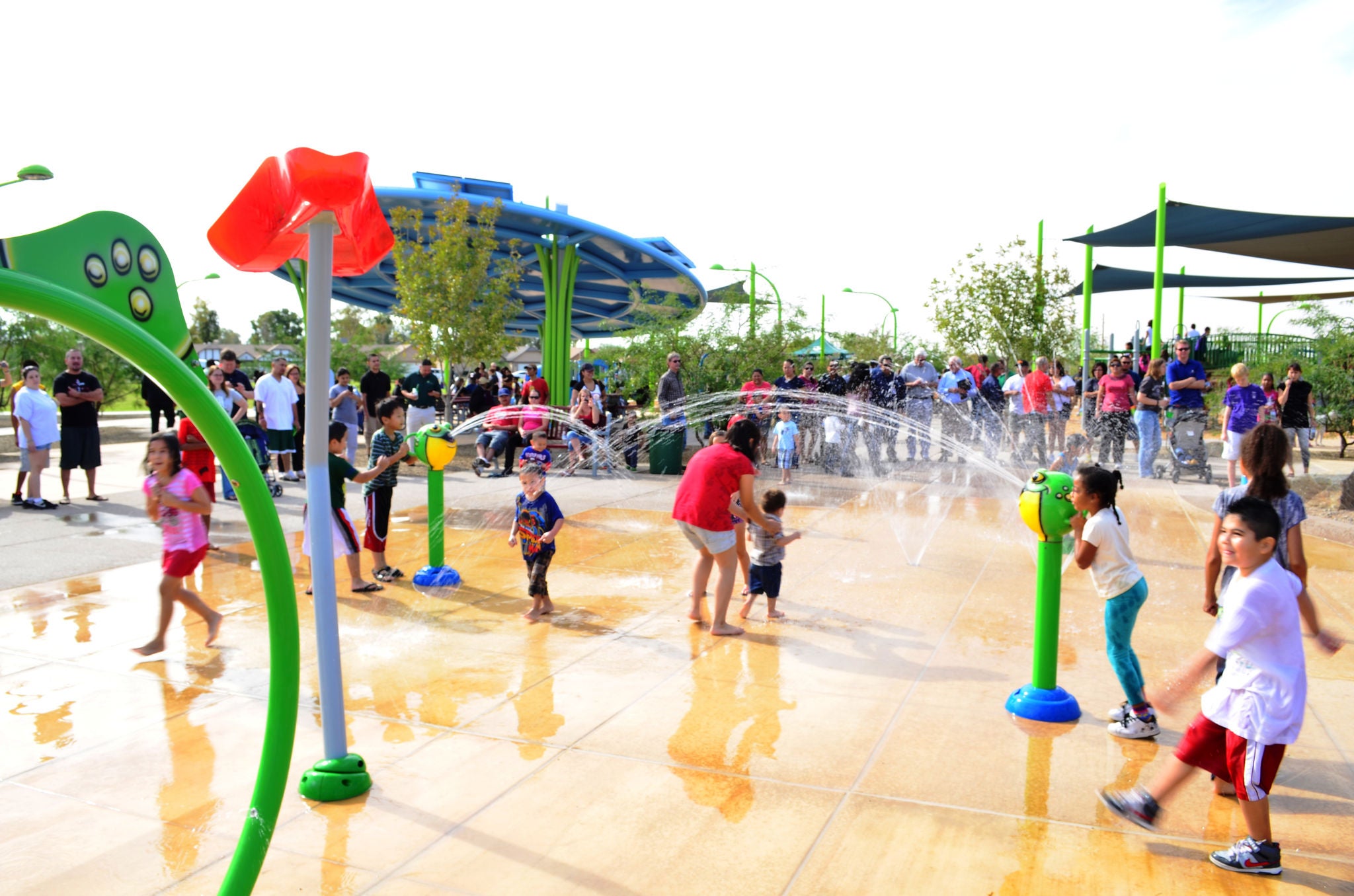 Children playing at Dust Devil Park Splash Pad